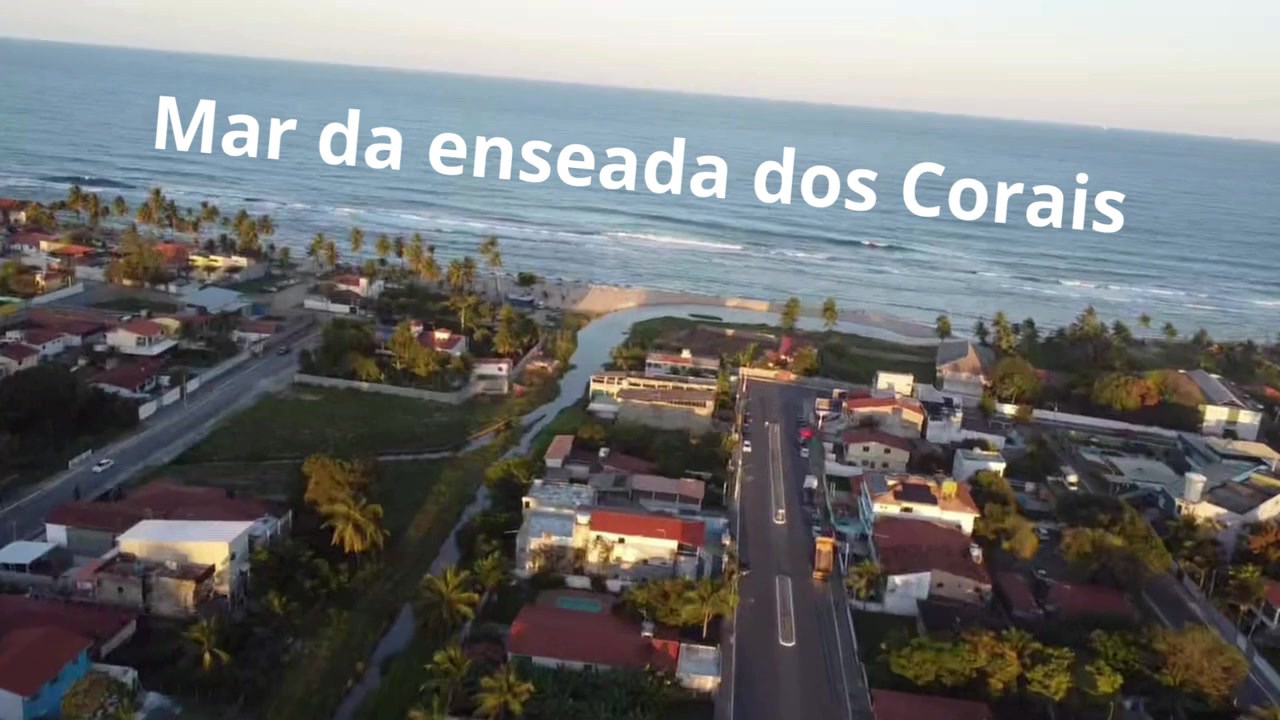 Vista aérea de Enseada dos Corais, do vídeo enviado pelo anfitrião
