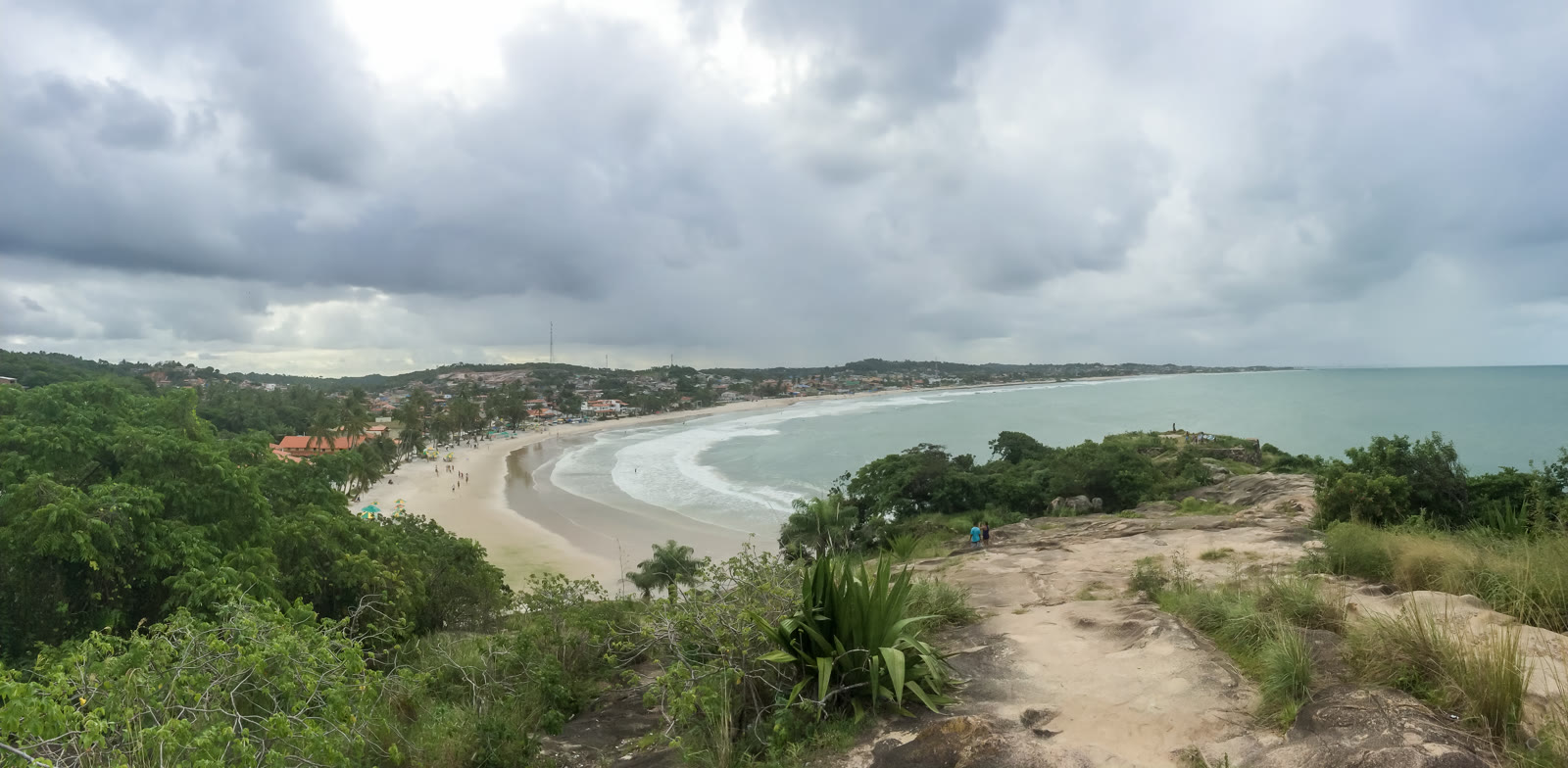Faixa de areia e mar da Praia de Gaibu